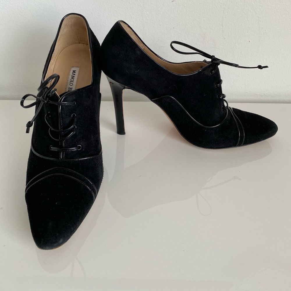 Manolo Blahnik Suede Lace Up Booties 41